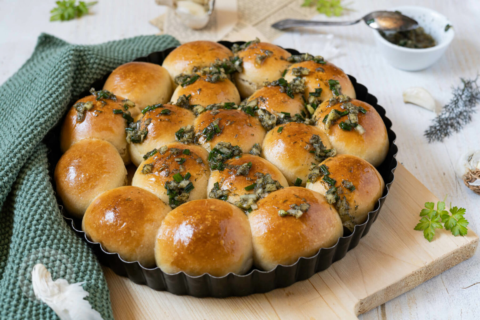 Ukrainische Pampuschki - Knoblauchbrötchen - Küchentraum &amp; Purzelbaum