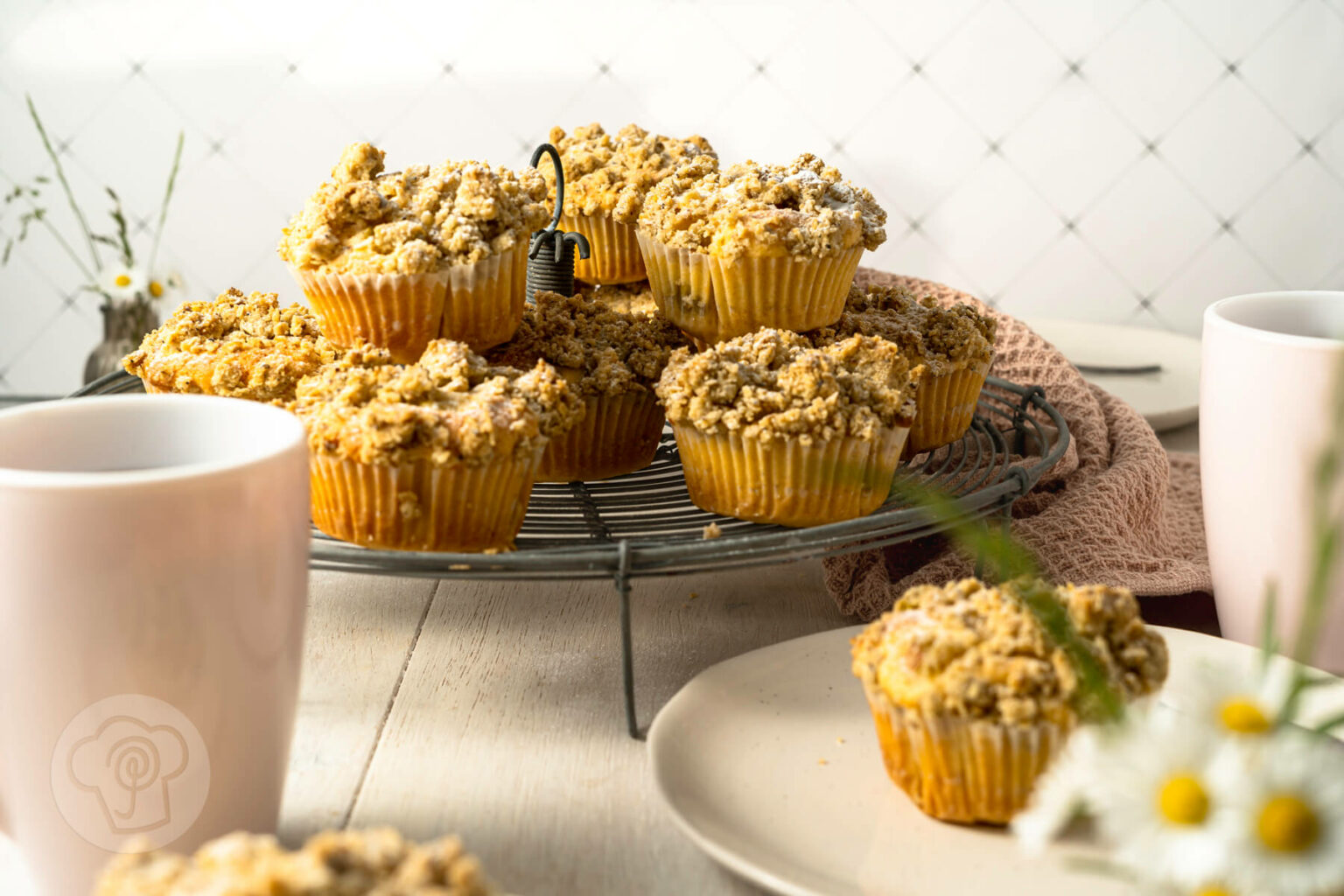 Rhabarbermuffins mit Kardamom Streuseln - Küchentraum &amp; Purzelbaum