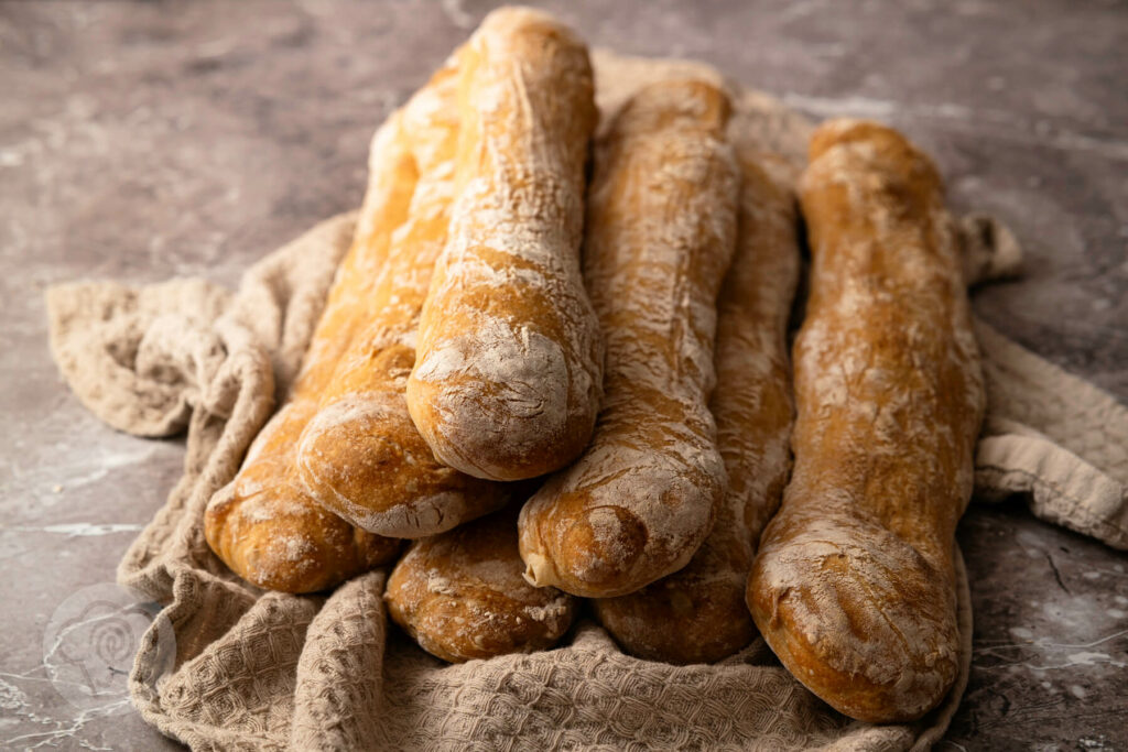 Pane Stirato - Brotstangen mit Dinkel - gestapelt