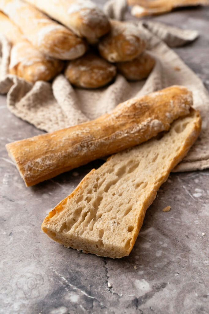 Pane Stirato - Brotstangen mit Dinkel - aufgeschnitten