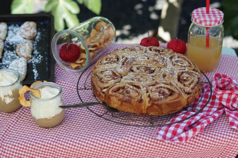 Apfelrosen Kuchen - eine herbstliche Landpartie - Küchentraum &amp; Purzelbaum